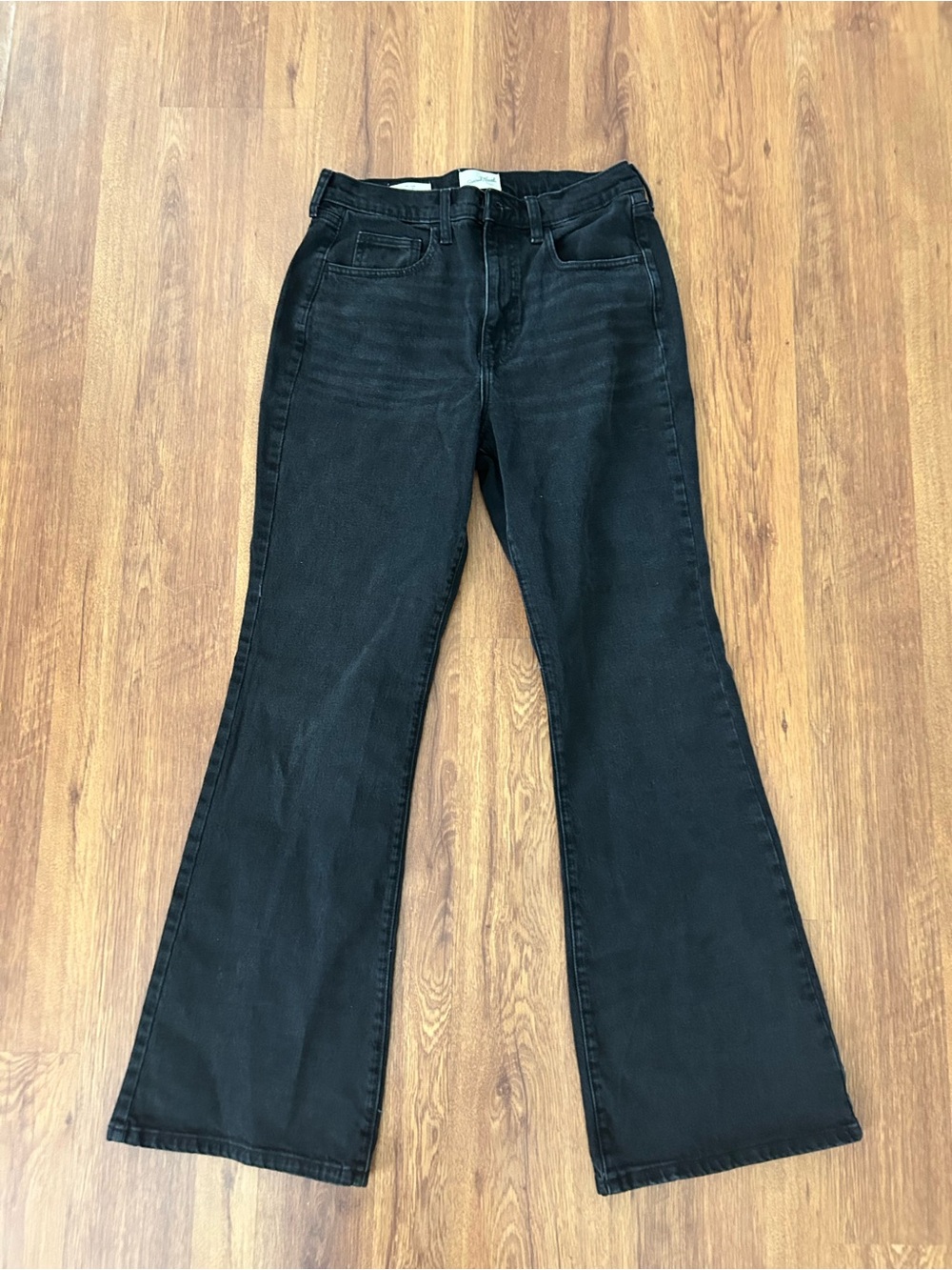 Women's Black Flared Jeans - Classic High-Rise Style